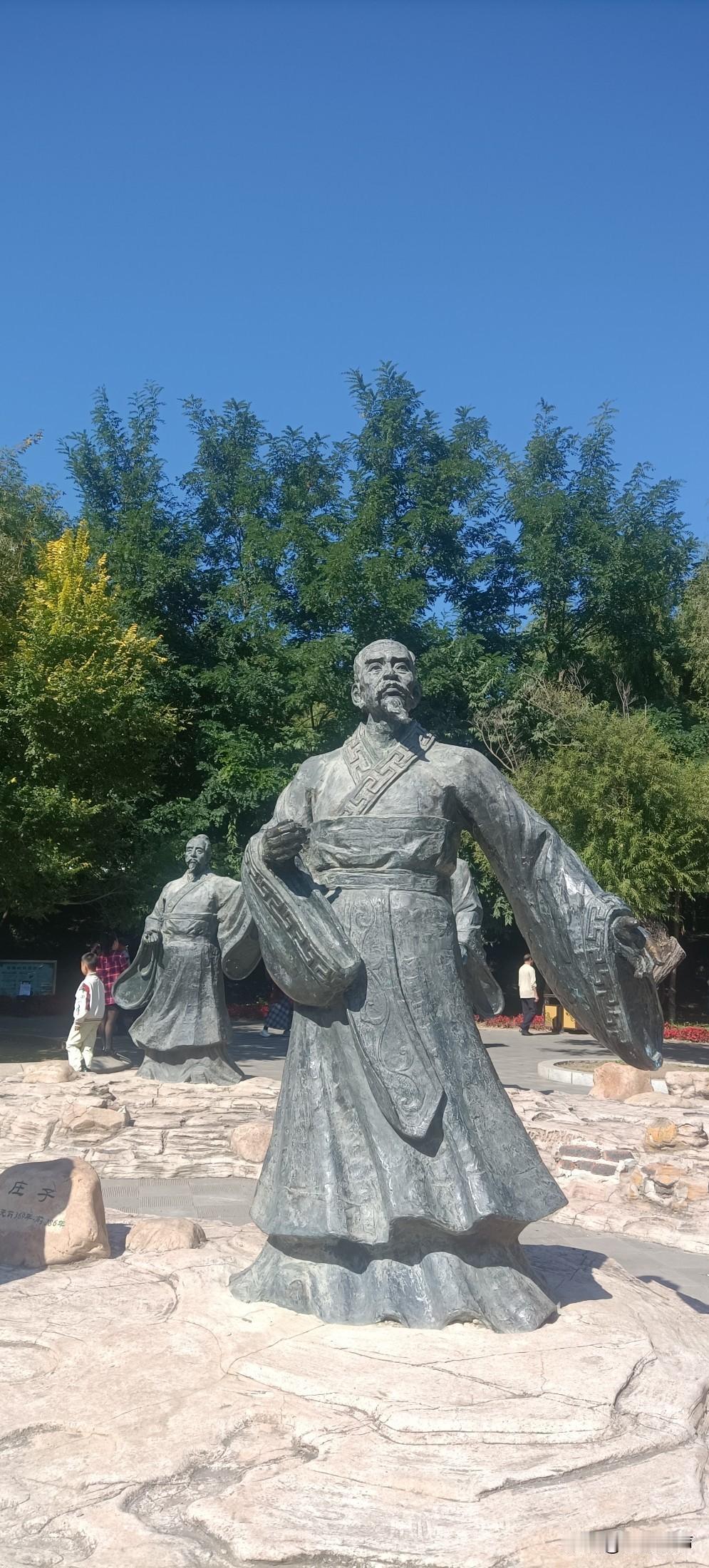 宋高宗赵构，真的是因为忌惮“迎回二圣”而加害岳飞吗？这件事儿，宋史上都有明确的