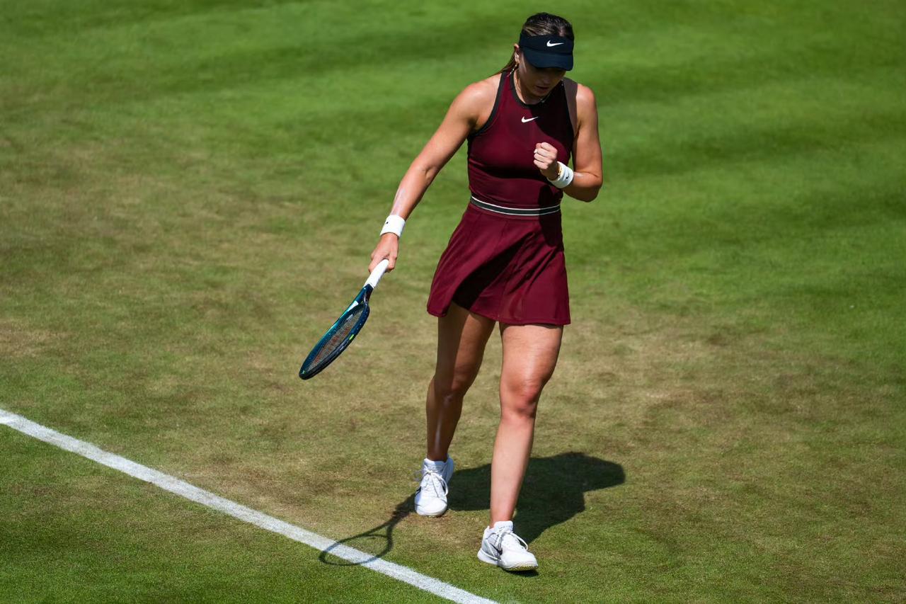 巴多萨晋级柏林站八强！WTA500柏林站第二轮世界前十对决，8号种子巴多萨以