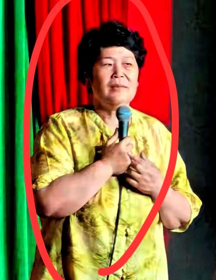 房主任翻车，真的一点都不意外。她刚沾上点热度就在朋友面前端起架子，上台直接冲着