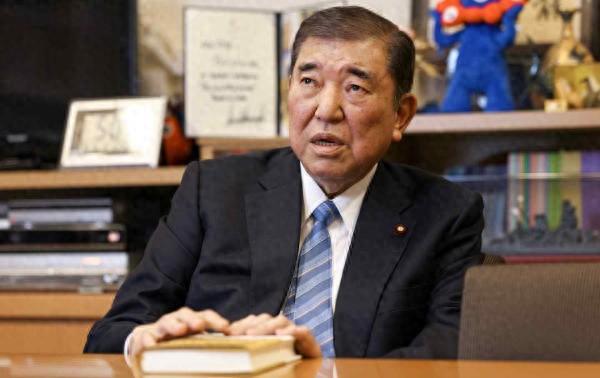 日本前首相石破茂近日接受采访，说了一段在日本政坛相当罕见的话。他明确表示反对安倍