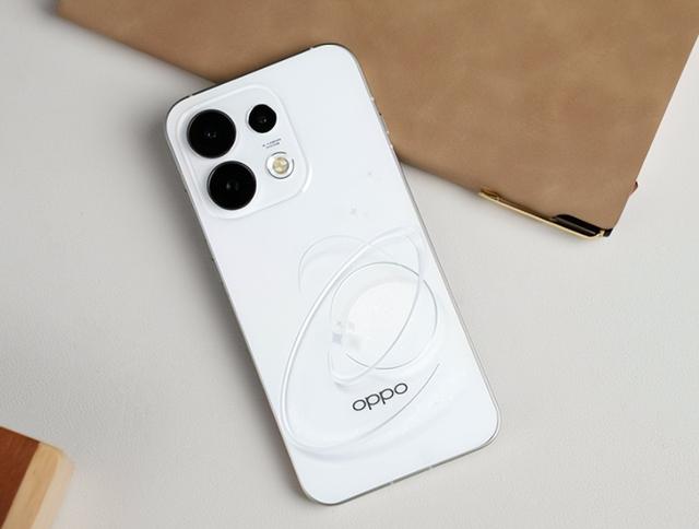 OPPO高考后销量狂飙！Reno16凭啥登顶安卓销冠？OPPO这波操作直接惊掉