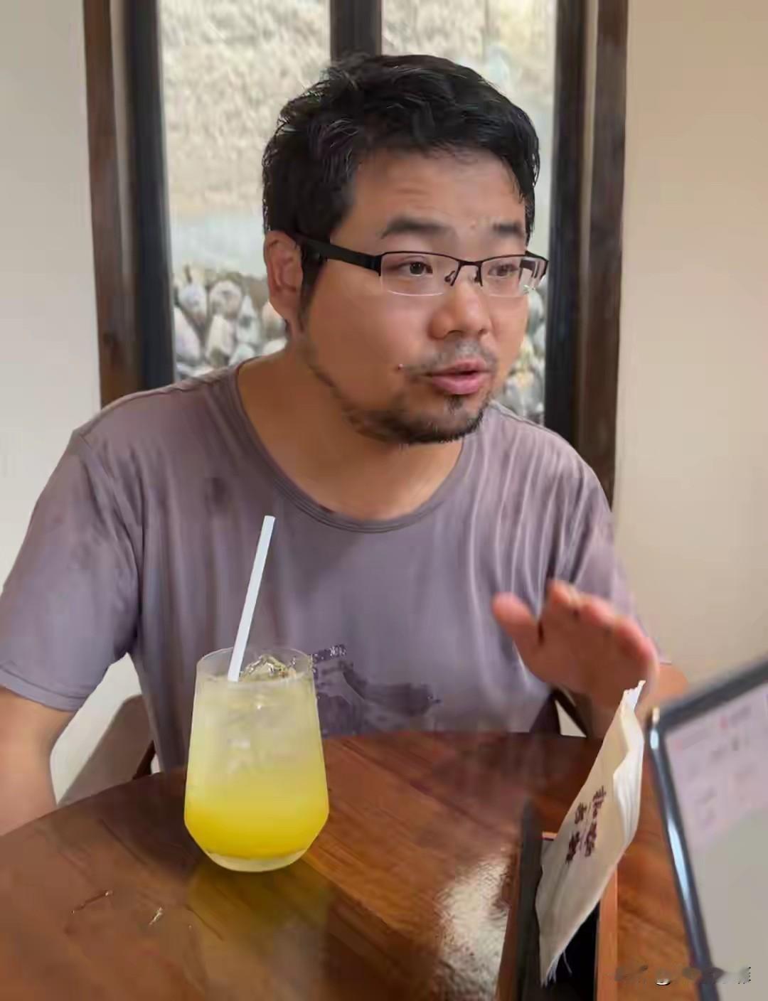 浙大硕士从烟草公司离职，回村隐居8年，但从不因为收入而焦虑，靠码字赚过百万，外号