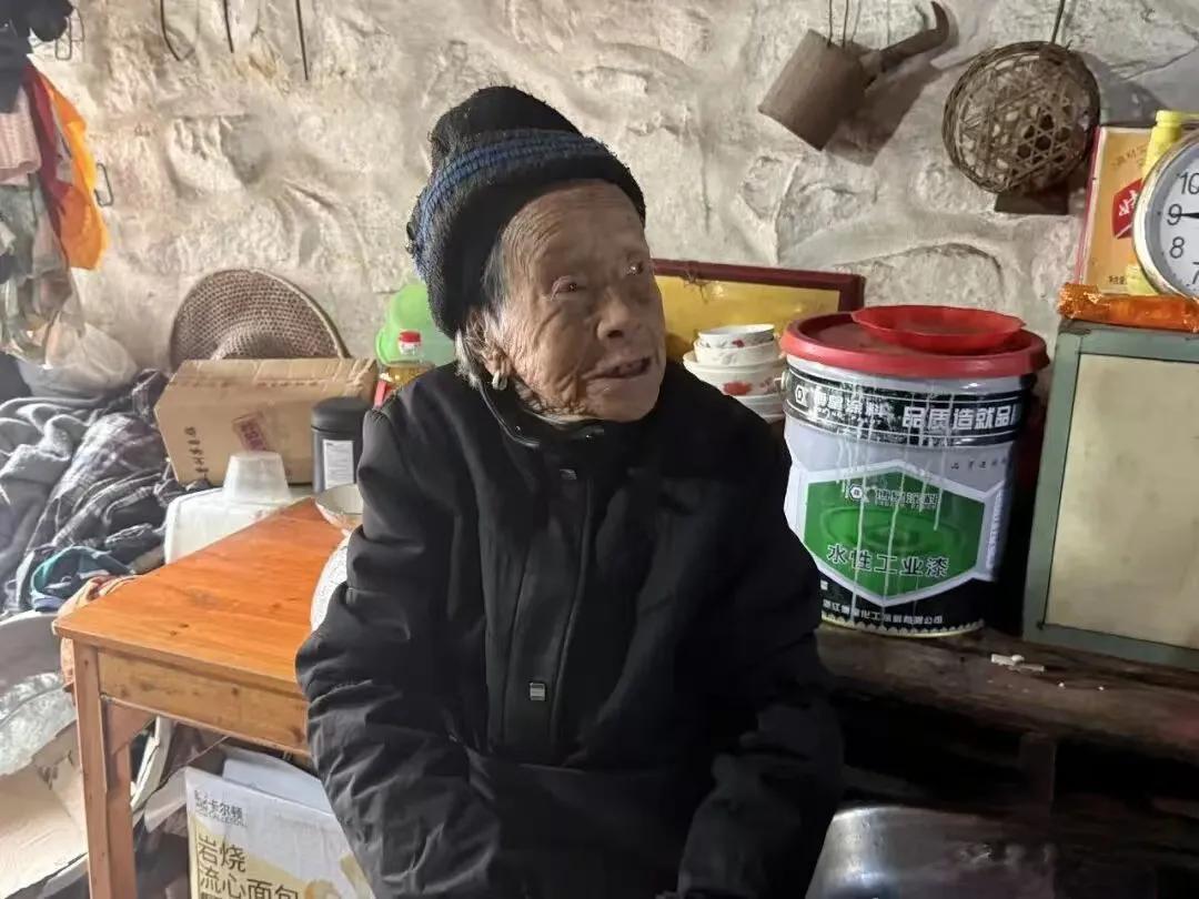 110岁奶奶无三高全能自理，年轻人身体竟差这么多？谁敢相信！台州110岁