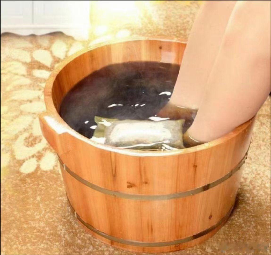 2026丙午年养腿指南｜顺气运暖下元，引火归源护根基《黄帝内经·气交变大论》有云