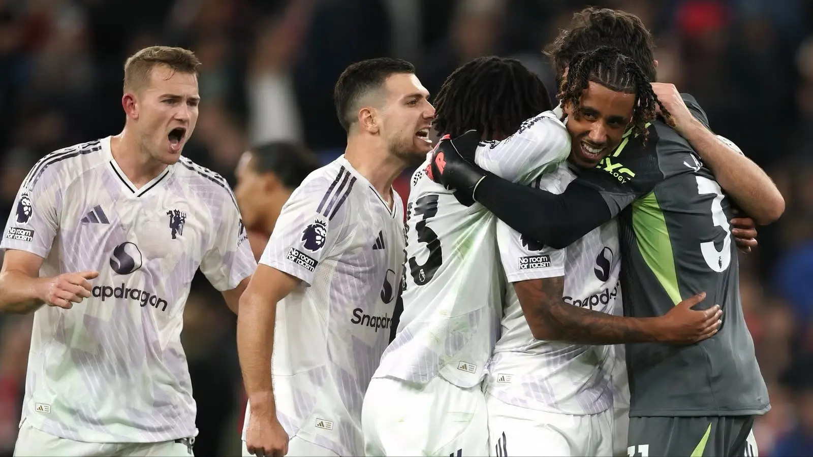 赛季才进行到第11轮，曼联从上赛季定位球失球最多的球队，摇身一变成为本赛季定位球