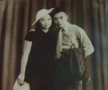 1938年，周总理派出一名女特工打入国民党高层。不久后，她竟然和国军高官公开结婚