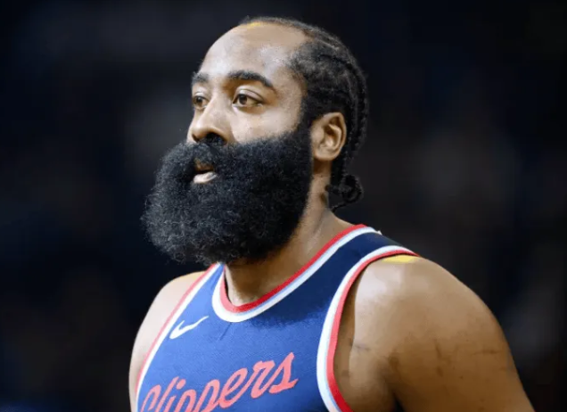 NBA杯小组赛，快船133-127击战胜独行侠。赛后，詹姆斯-哈登接受了采访，谈