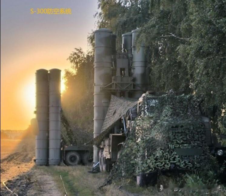 俄罗斯国防部12日发布消息称：俄军S-300野战防空系统共拦截并击落5