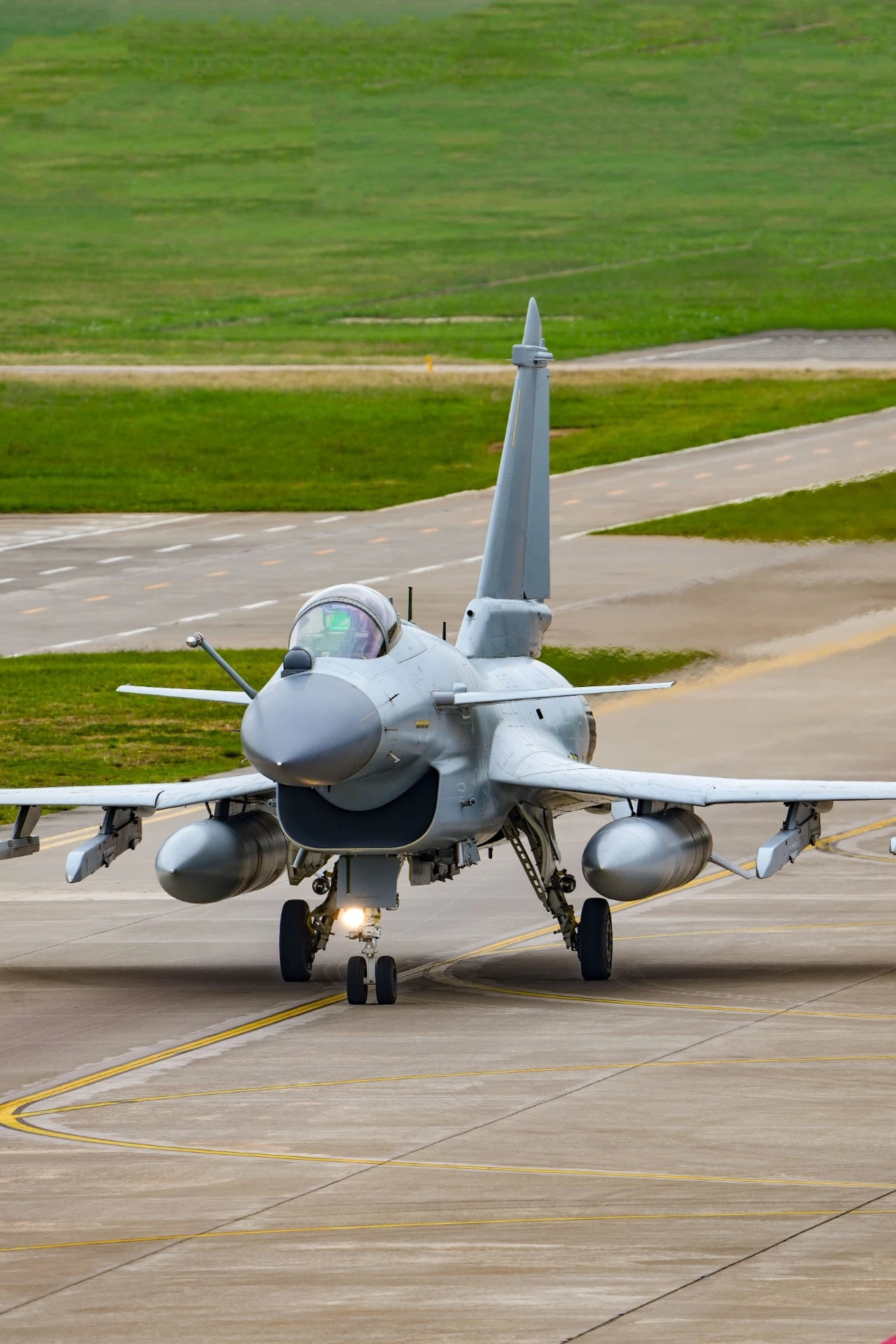 南部歼-10C/S多角度好图熟悉的大红鹰本场[doge]又见“冷枪”武教头（图9