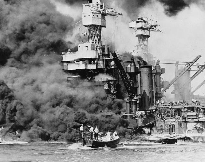 美国对日本的态度似乎发生了变化，美国军队纷纷发表了日本偷袭珍珠港的言论，这一次日