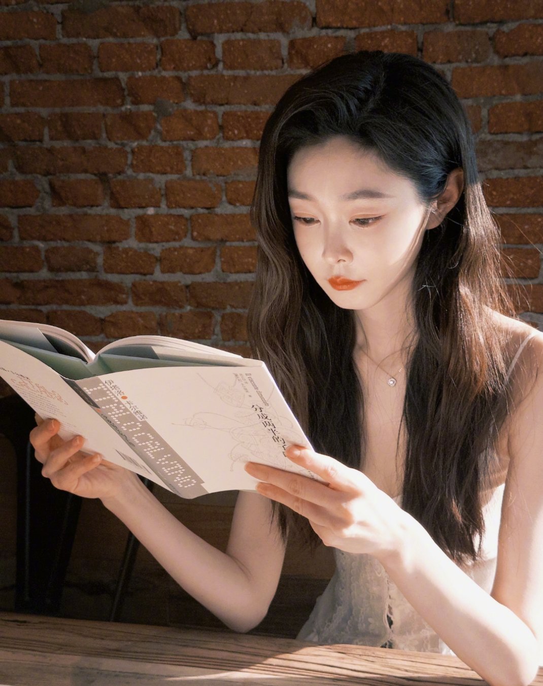 宋轶姐姐好美美到说不出话形容了好漂亮的姐宝~看着姐姐就被治愈[