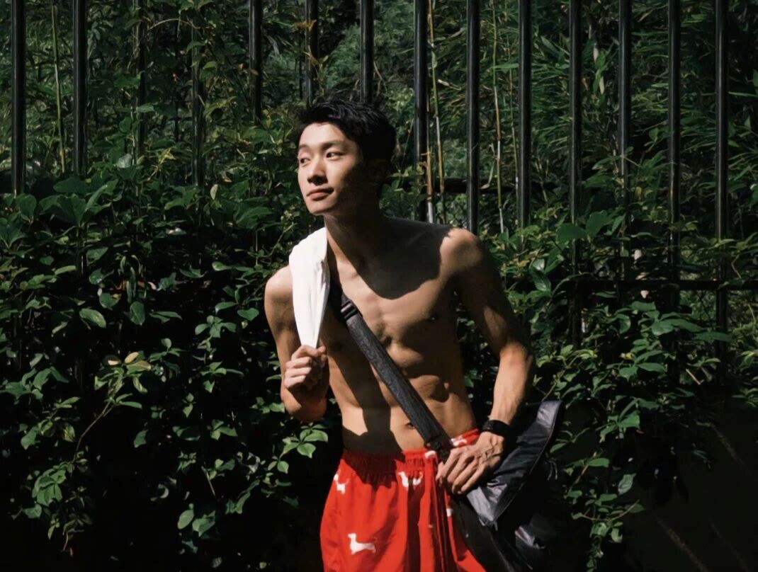 你想要的一切，都在前方等着你，只要你肯努力，肯坚持，就一定能得到。​​​
