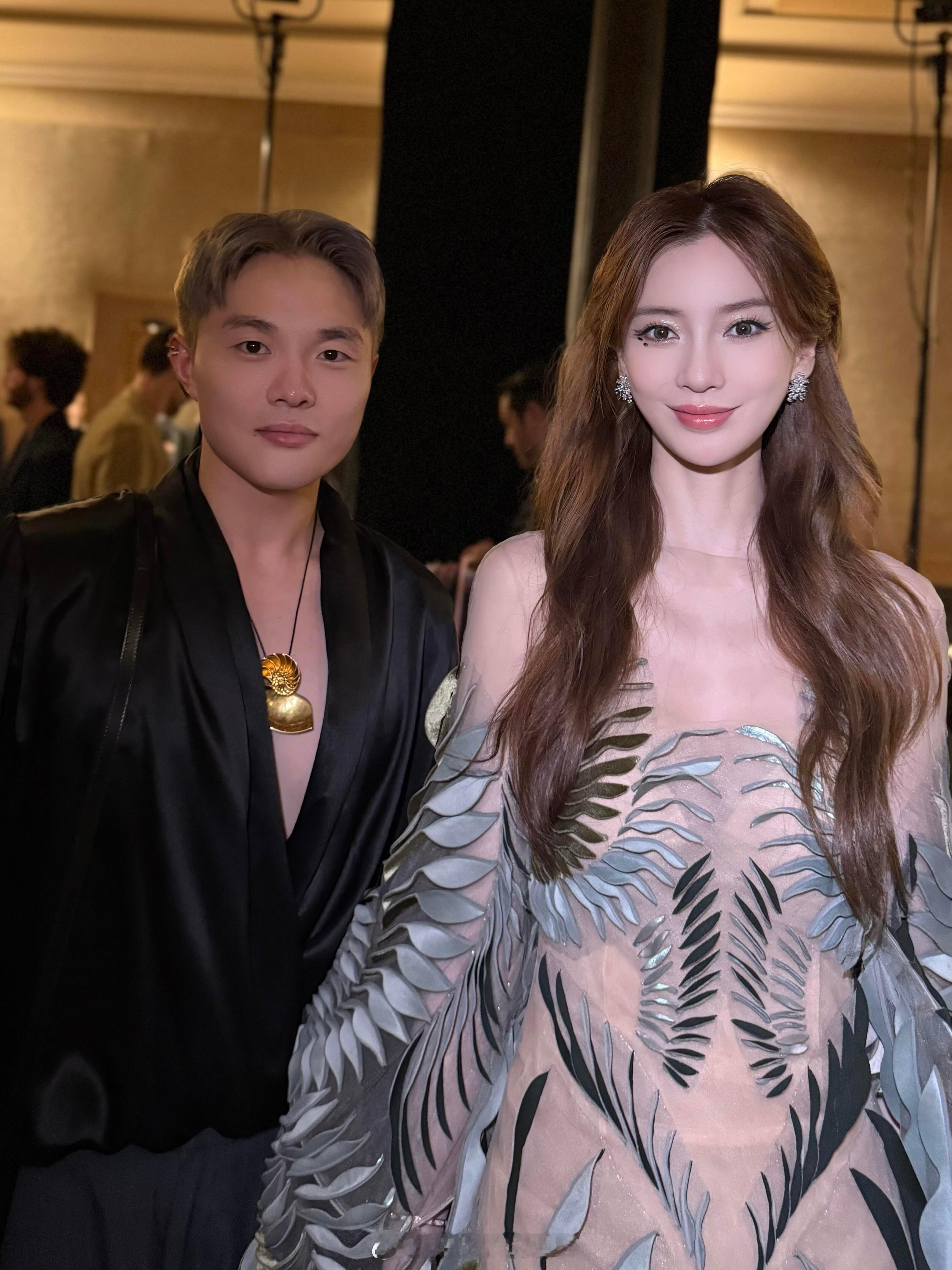 Angelababy眼尾贴钻美神归位！​​​