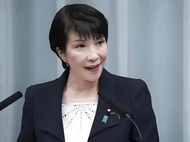 当不上首相了？高市一反常态，中国暂未发贺信，日本赢家另有其人。当真是一波未平一波