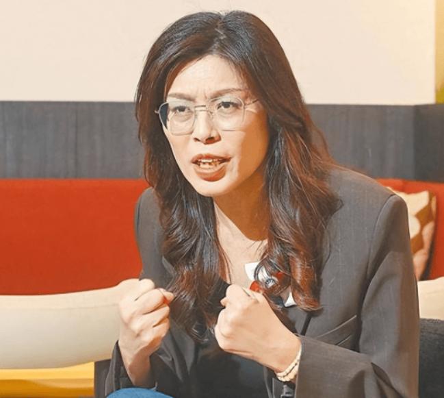 台媒疯了吧！郑丽文这次遇到个棘手事。回电明明白白写着坚持一个中国原则