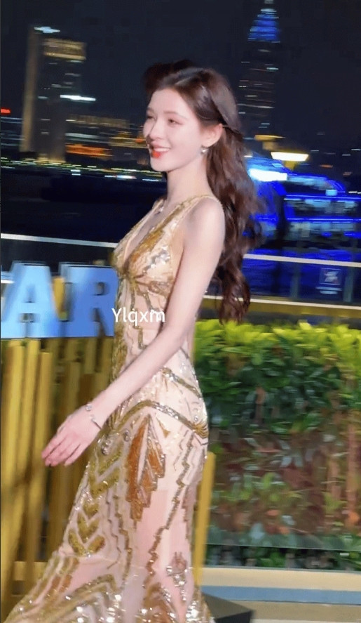 以前我以为张予曦的脸不真实，还说整得这么厉害，都成芭比娃娃了[捂脸哭][捂脸哭]直