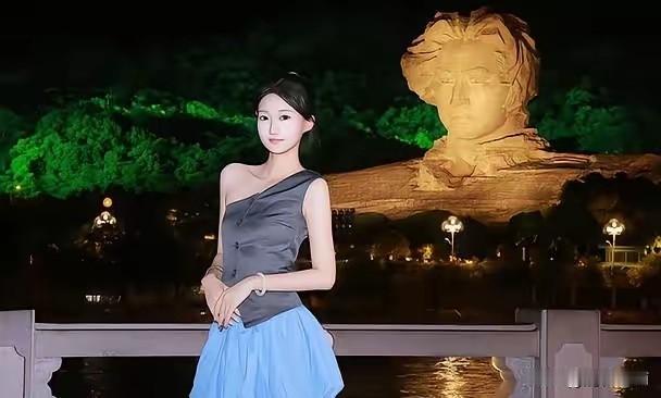 侄女都28岁了，连个男朋友都没谈过，可怎么办才好？我有个侄女，老家在长沙大王山