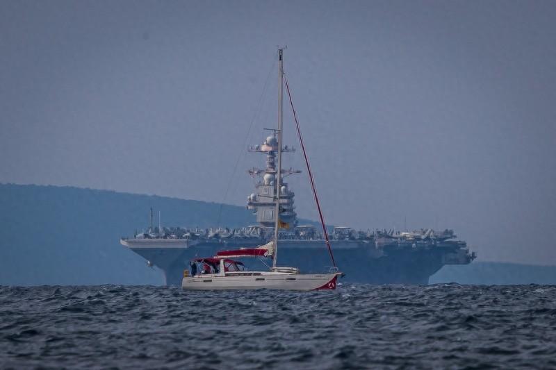 委已开火！中俄都在等特朗普下令开战，美军一旦陷入泥潭，中俄就得到解决大事时间窗口