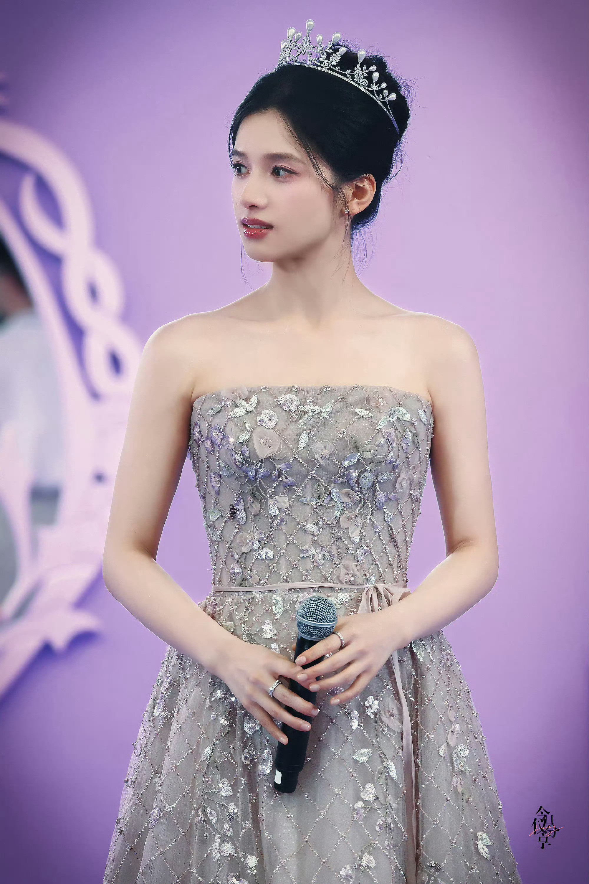 张婧仪张婧仪早上起来又在期待我仪仪的红毯