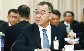 “你敢打多久我就奉陪多久！只要大陆战机胆敢越界，台军便率先开火击落。”这番硬话