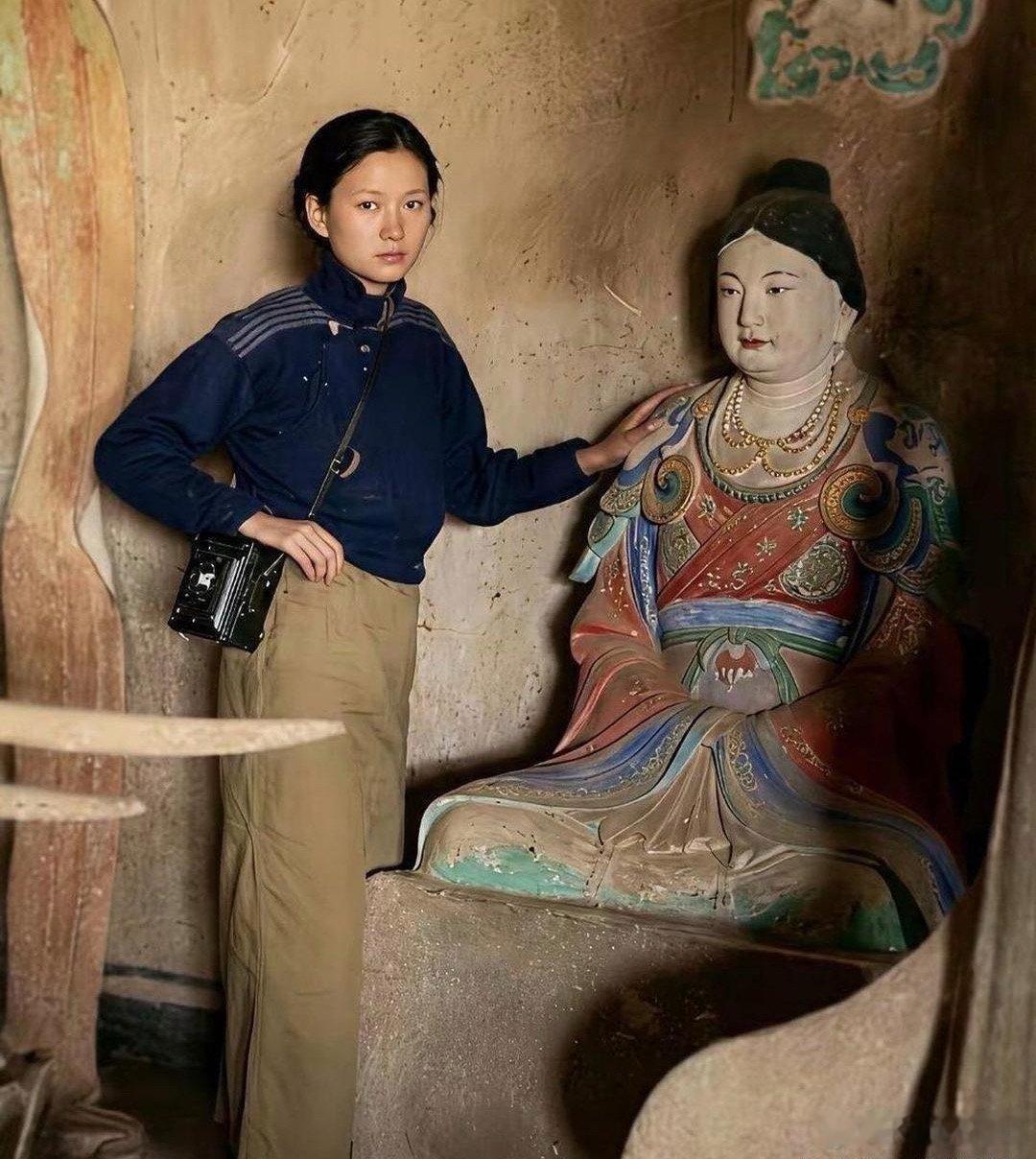 如果我不告诉你，她是林徽因，你可能不会惊讶。如果我告诉你，这是八九十年前拍的照片