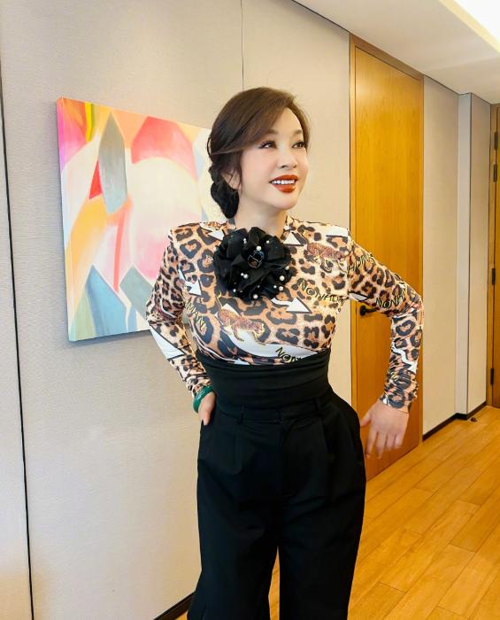 万万没想到，刘晓庆在一路繁花的嘉宾中排名倒数第一，成为网络票选当中大家最不想要的