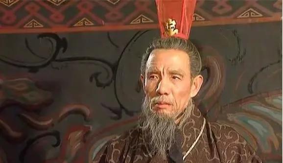 司马懿一生畏畏缩缩，专搞阴谋权术，靠隐忍和权谋逐步掌握曹魏大权，这让司马懿在人们