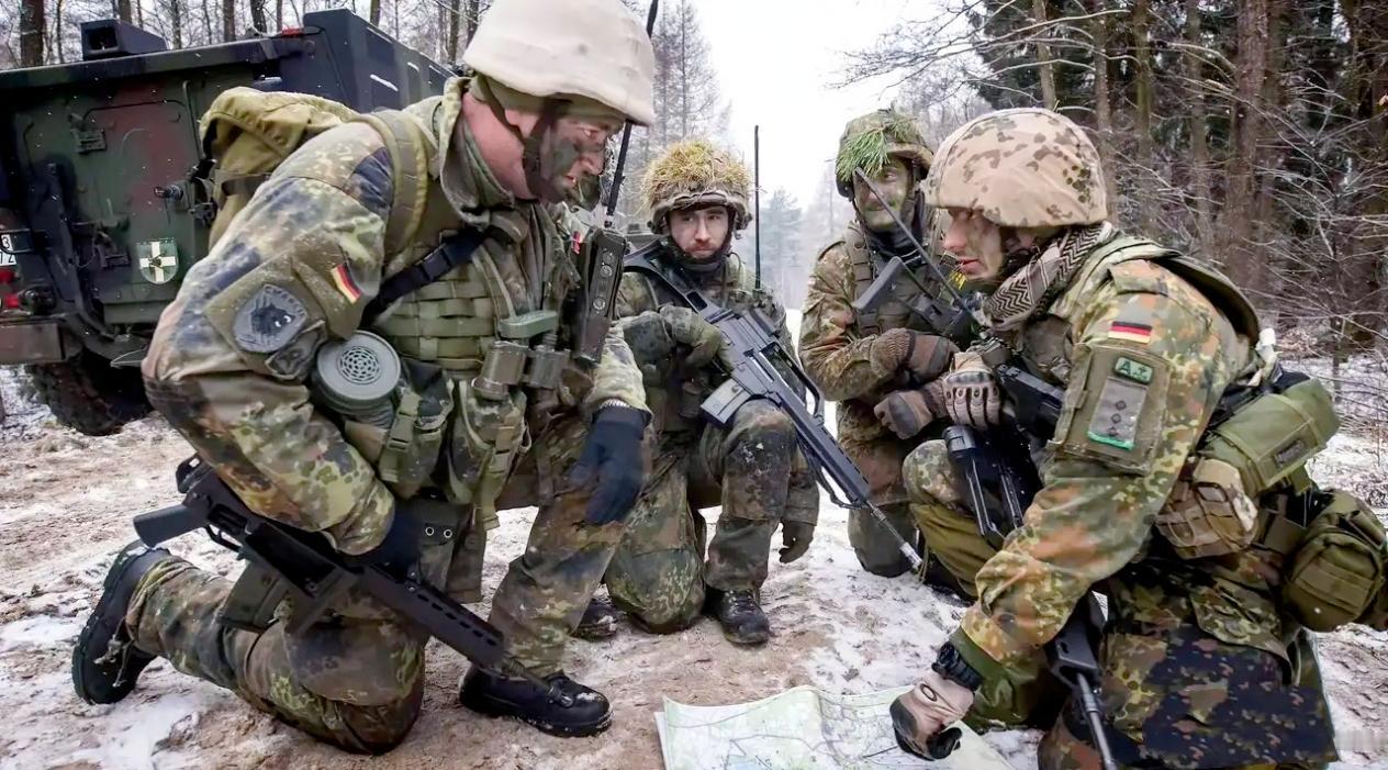 我们又经历了一个历史时刻德国大步向军事强国迈进：是崛起还是复辟？德国联