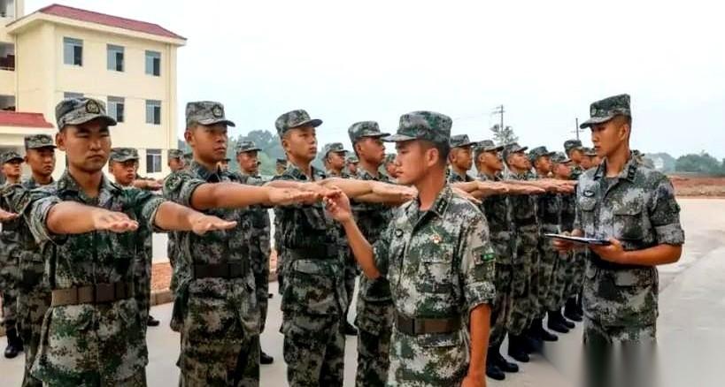 35个人，抢12个饭碗。抢不上的，去乡镇农技站。这就是外人嘴里，当兵十二年的