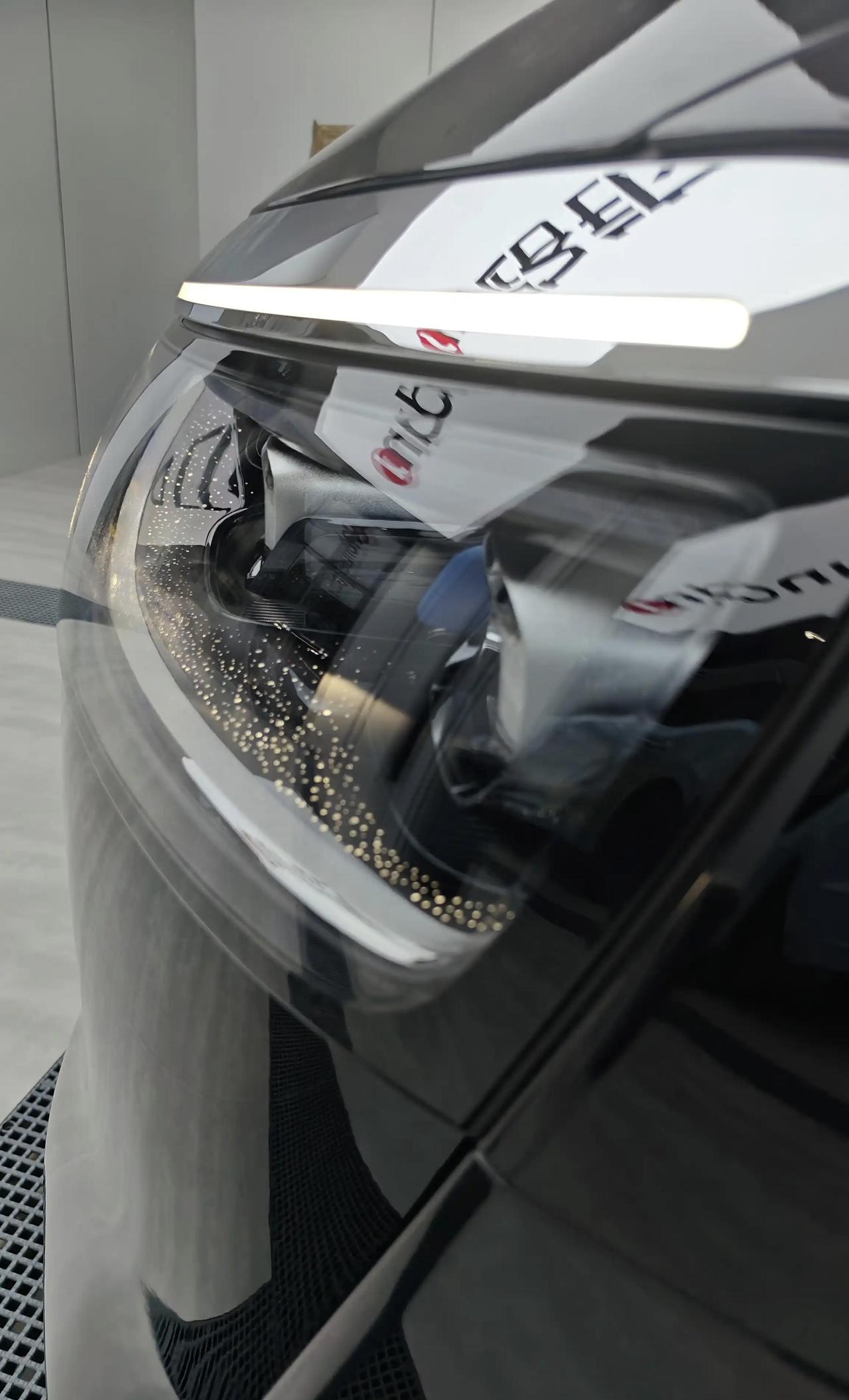 只看车灯，大家觉得这是什么车？我先说，四个字YYLX[滑稽笑]