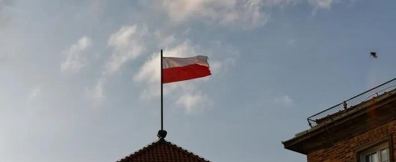 7月4日下午，波兰外交部向俄罗斯大使馆发出正式照会，指控俄军空袭导致波兰驻基辅外