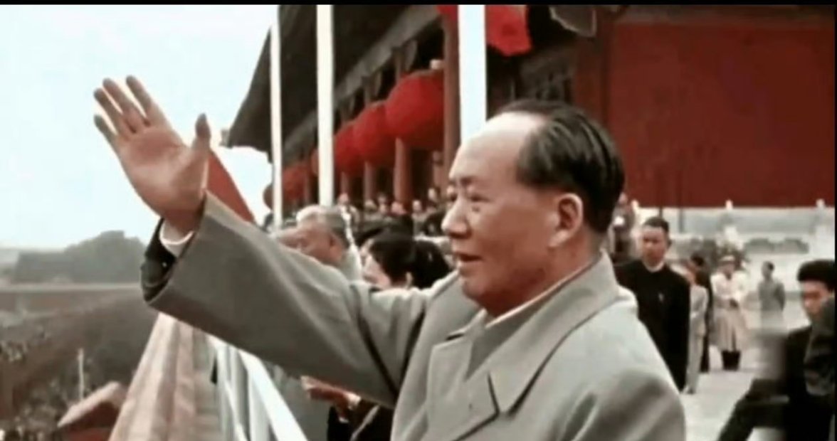 毛主席说：“谁胆敢在教育问题上动手脚，行不正之风，那他就是整个国家和民族的敌人！