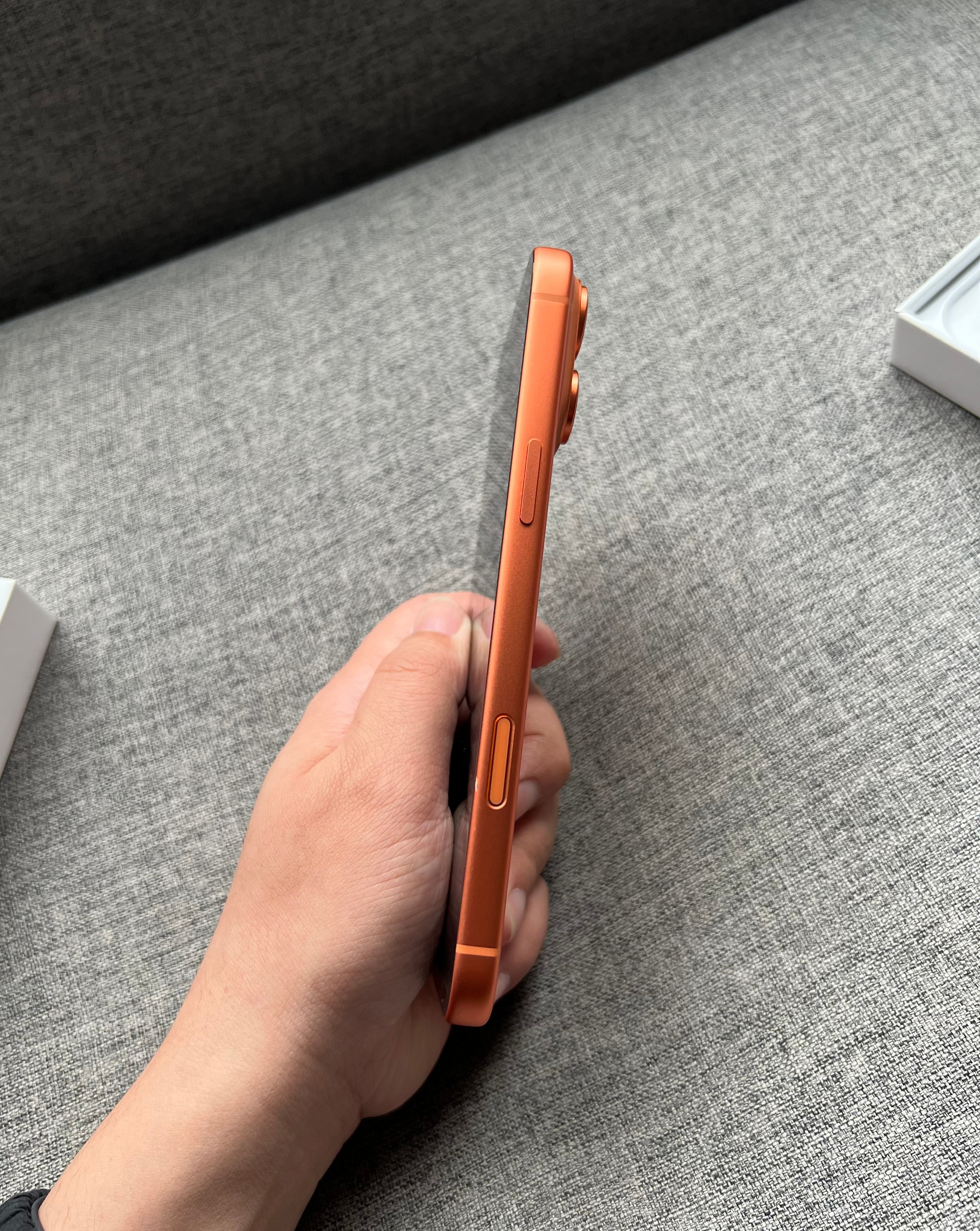 iPhone17ProMax512G星宇橙，屏幕完美，中框磕碰，电池效