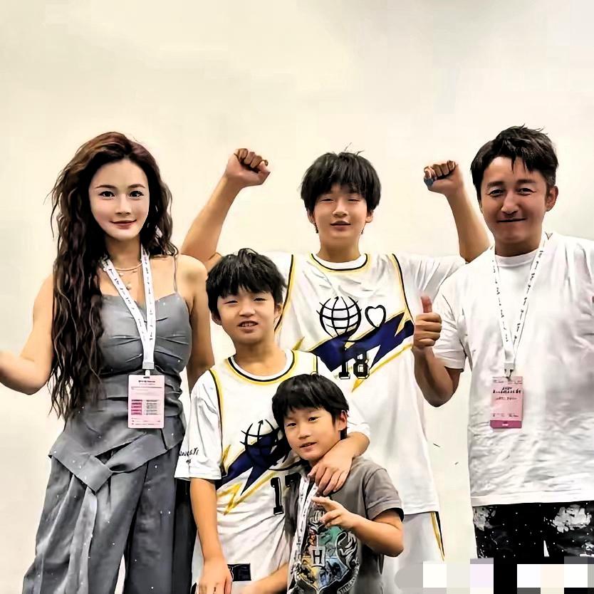冉莹颖生三个孩子，我能接受三个孩子都是男孩，我也能接受但就是接受不了这三个孩