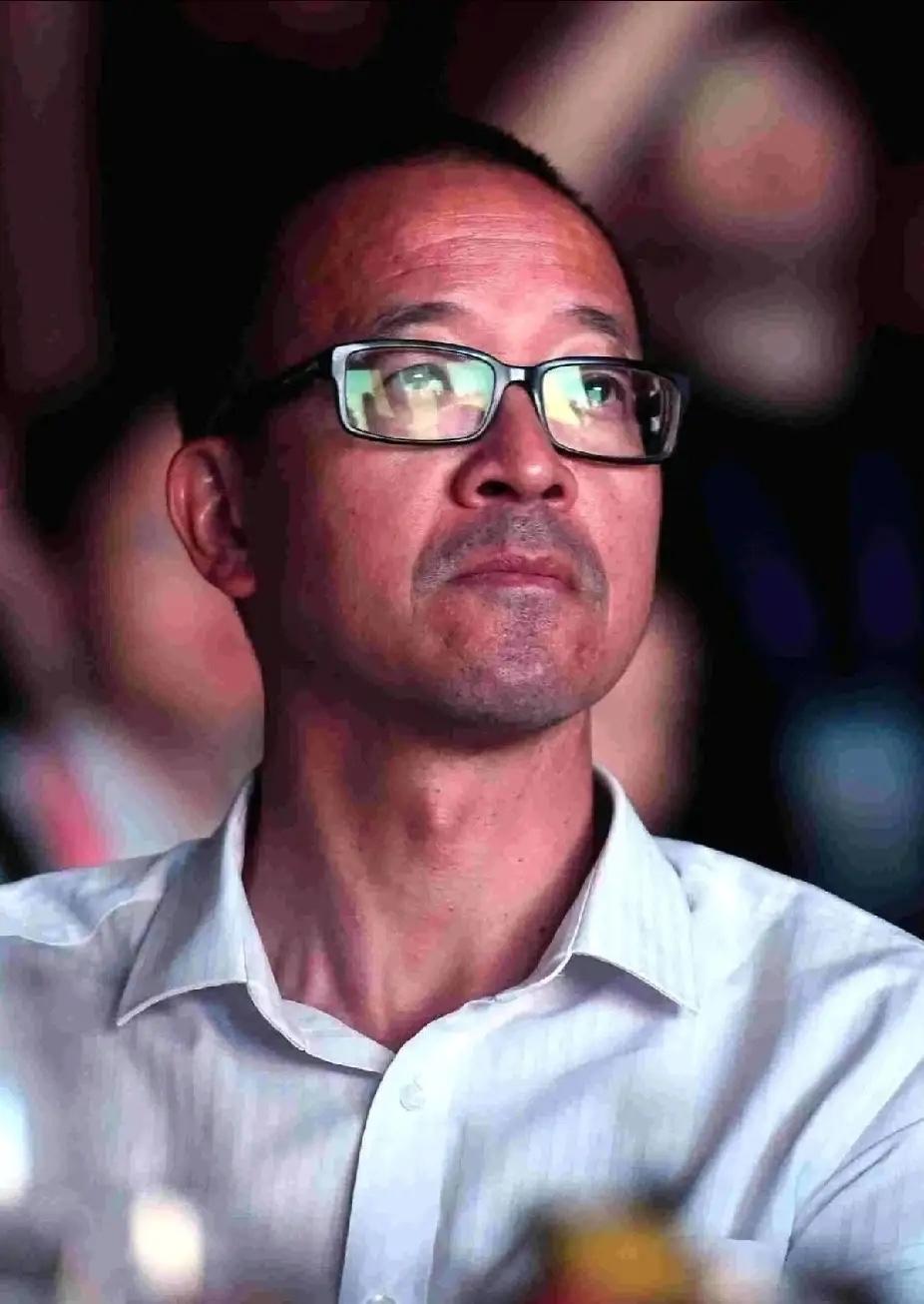 这下好了，不仅公司内部知道，连全国人民都知道了，杭州新东方一员工向全体成员发