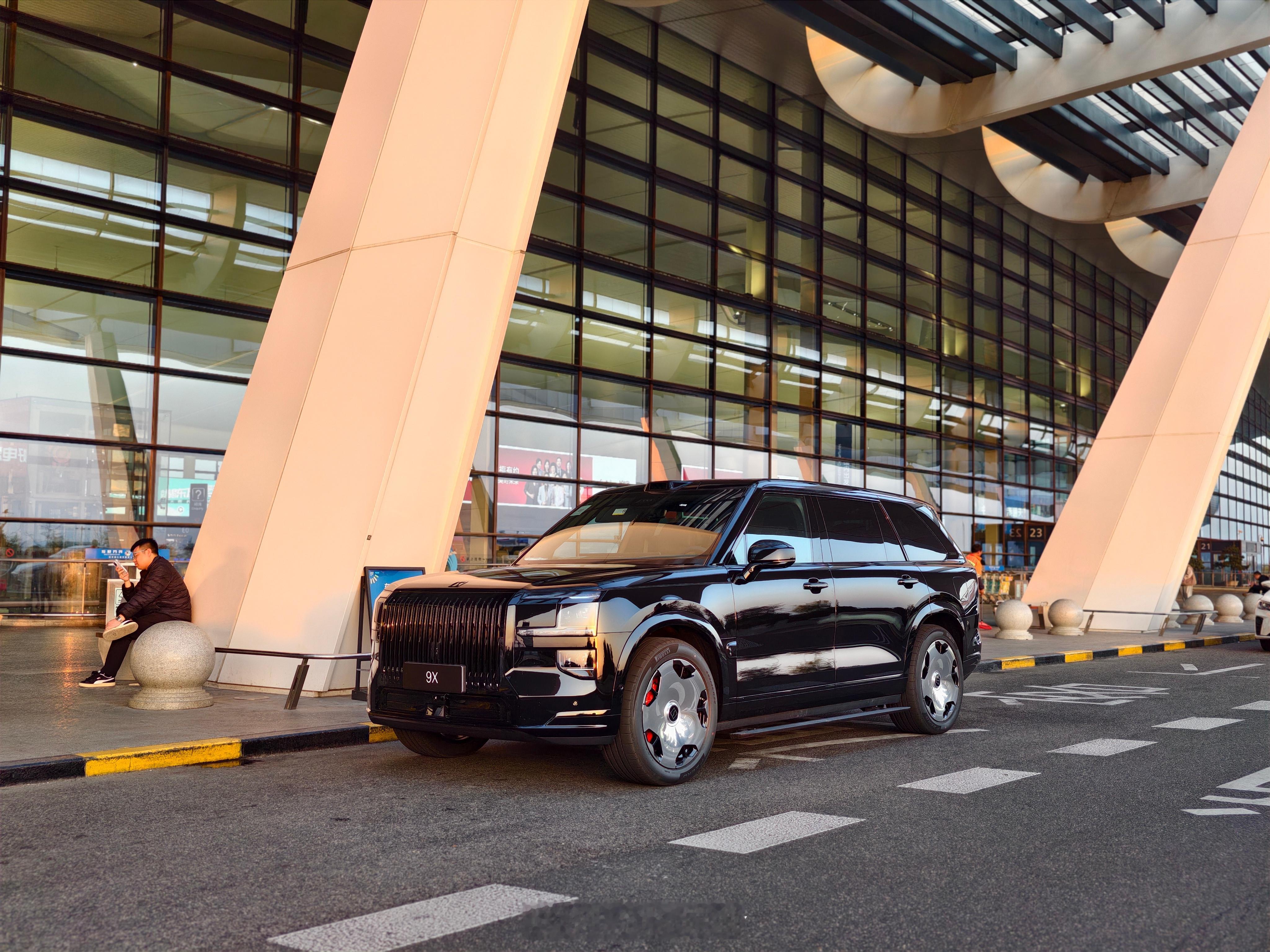 极氪9xhyper版试完了，运动模式下48V主动稳定杆带来的底盘紧致感提升非常