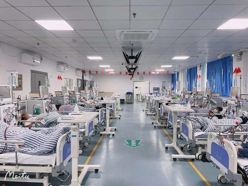 肌酐高了透析还是保守治疗?肌酐高了选透析还是保守治疗，得看病情严重度。要是早期