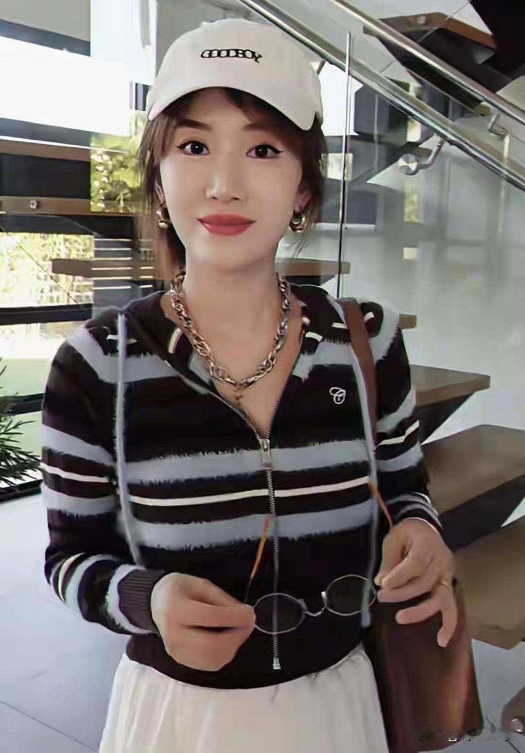 【当年的海藻真的在美国】还记得蜗居的结局吗？海藻跟着宋思明的外国好友马克去了美