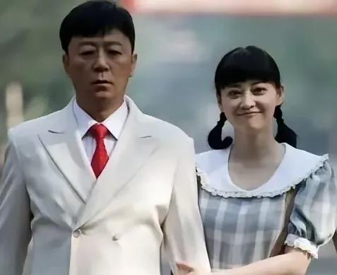 有时候真是天意，感觉梅婷和郭涛就是现实中的安杰和江德福，谁演也胜不过他俩。当年，