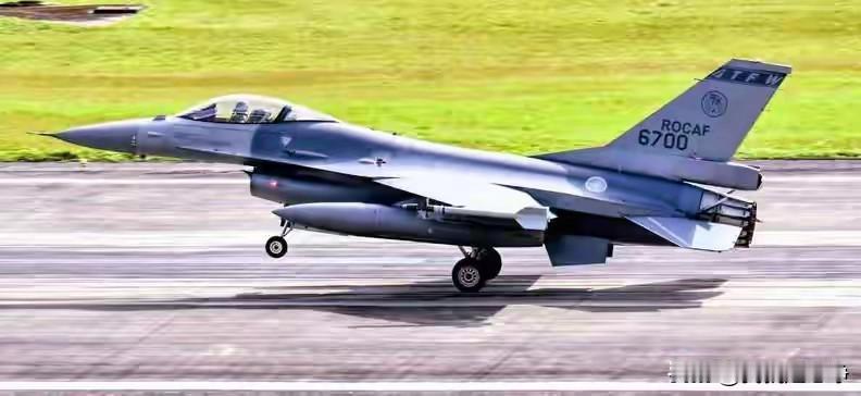 台湾那架f16战斗机失事的新闻，越挖越有猛料。据台湾媒体报道称，这架失事飞机的