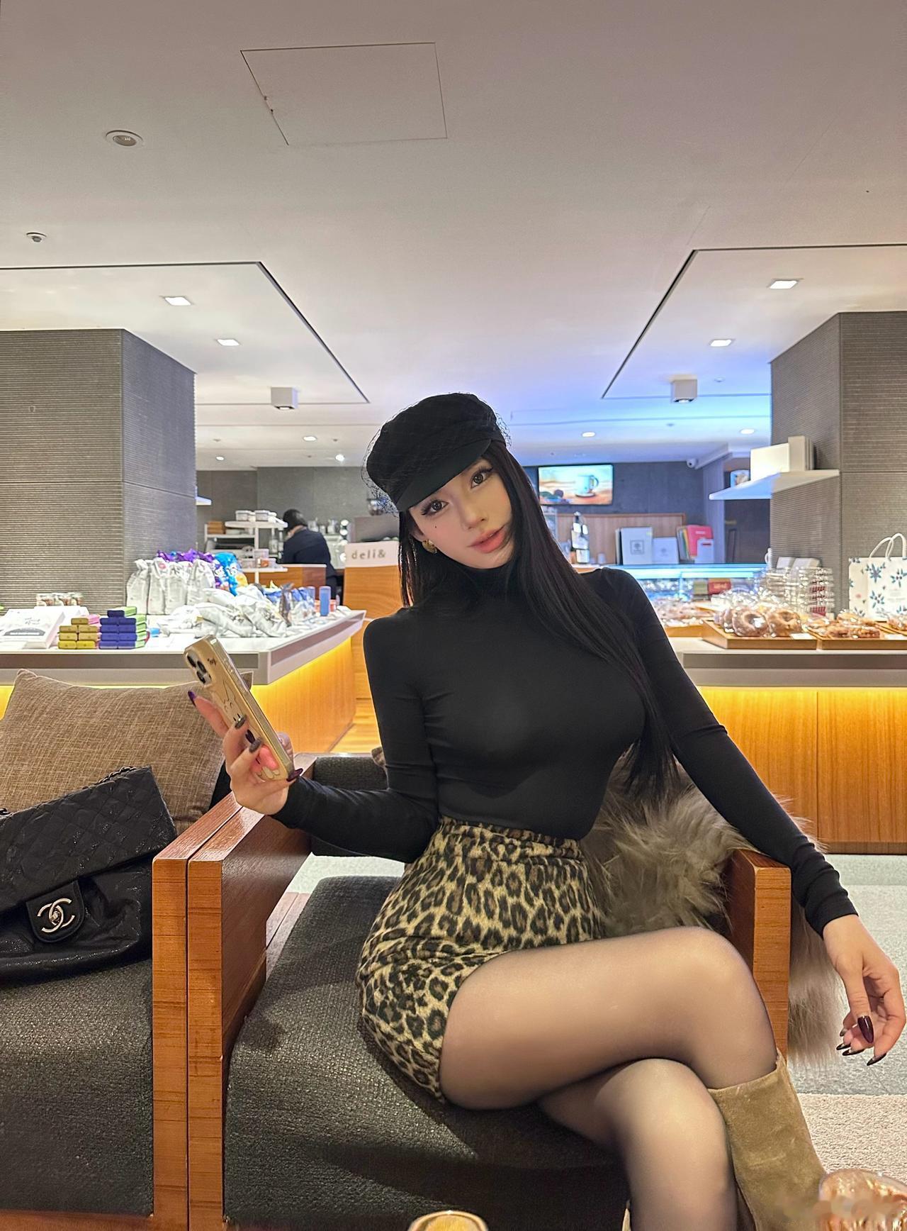 小韩alo真的像伴手礼。。​​​