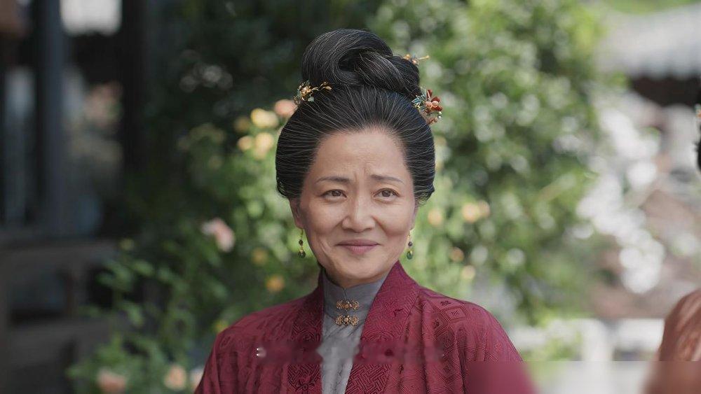 郭柯宇在《兰香如故》里演薛桂花，听到女儿生了闺女那场戏，我反复拖了三遍进度条。她没哭。先是在原地愣了