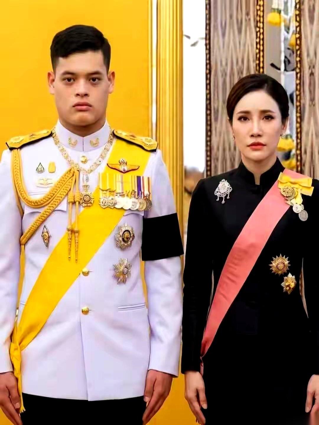 老国王把唯一的独苗儿子，交给了那个在后宫几度沉浮的小老婆带，这剧本连电视剧都不敢