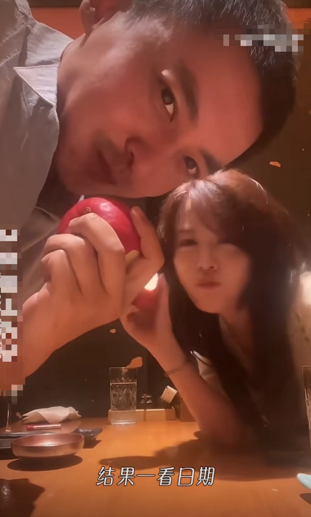 李金铭李佳航聚餐“笨蛋美女”李金铭和“最有种的男人”李佳航聚餐。停更三个月后晒