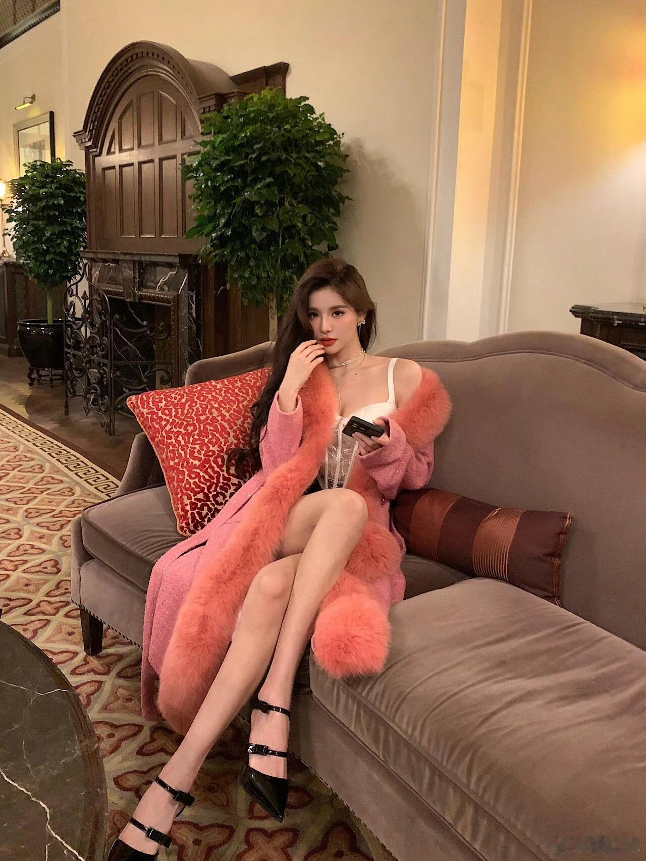 粉色大衣实在太美了​​​