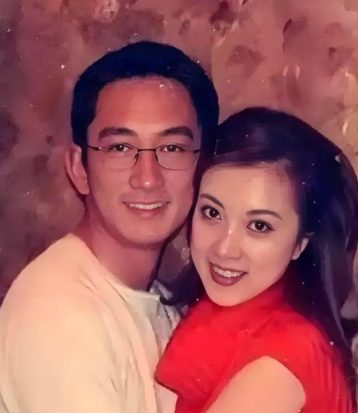 2001年，吴启华为了娶金巧巧，花160万在上海买了一套房子。没曾想，金巧巧转身