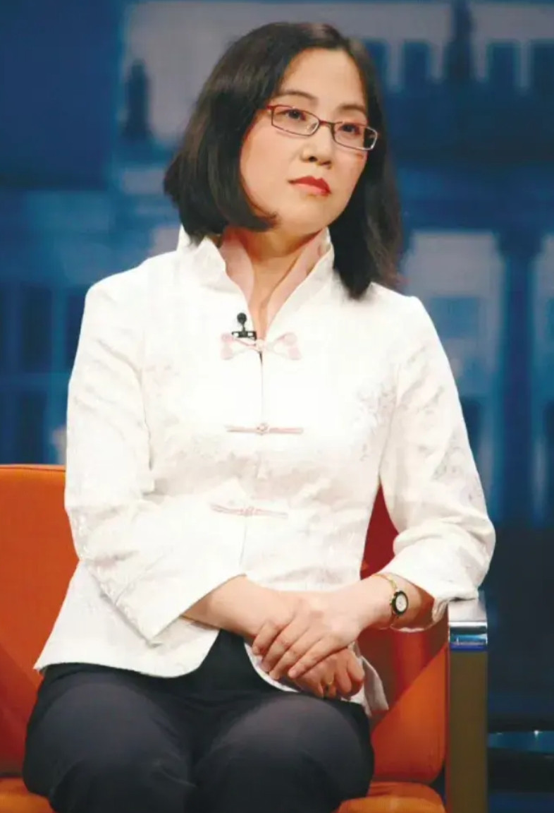 李国庆最近都要开心的睡不着了，不是因为他离婚了，也不是因为他的直播间上热搜了，而