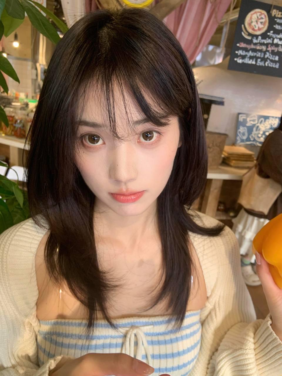 元气少女在咖啡馆的甜美时刻🍰📸咖啡馆心动时刻咖啡馆少女美女咖啡馆