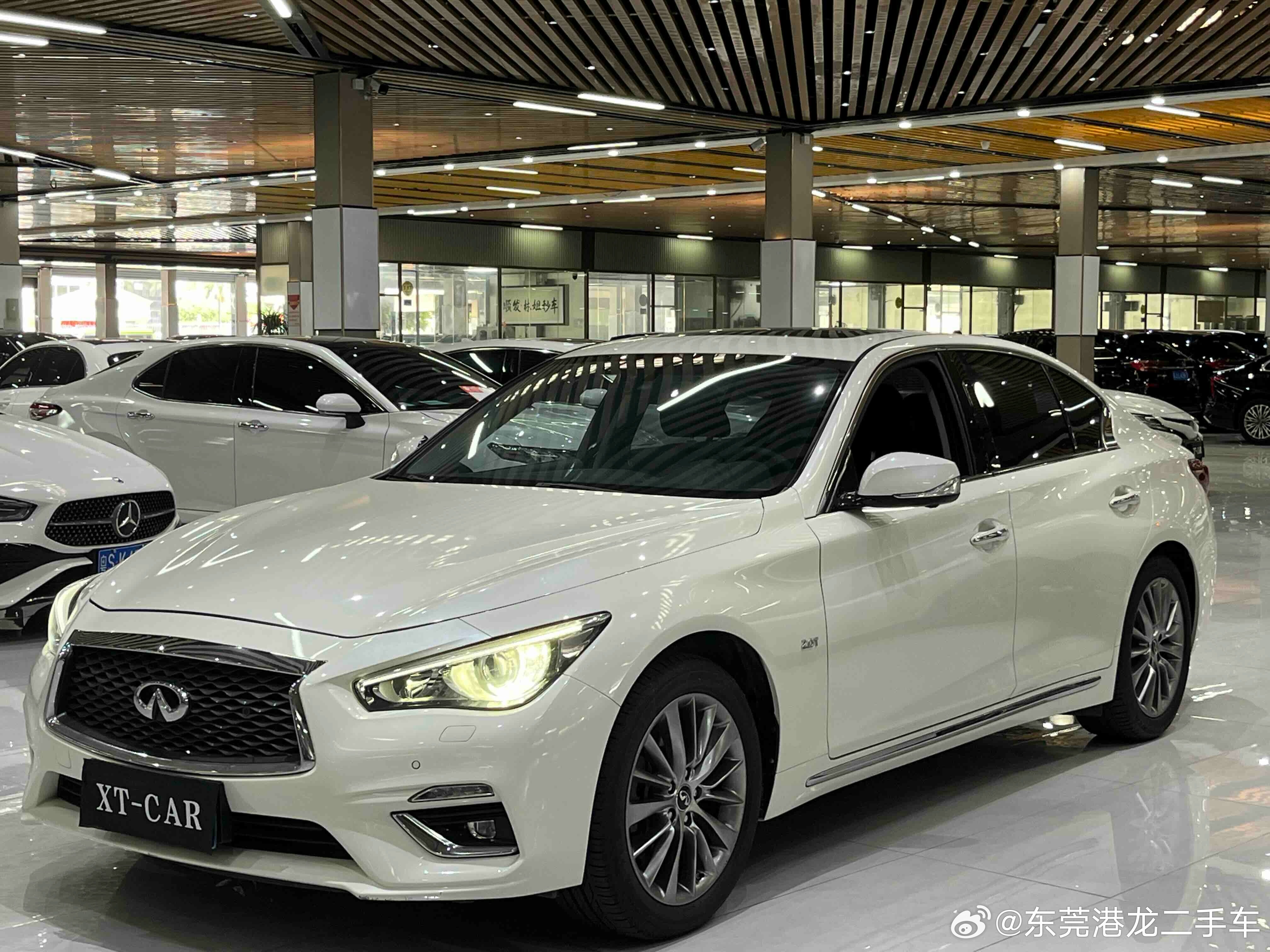 #2018款英菲尼迪Q50L2.0T进享版#2020年08月，里程6.40万公里，2.0T纵置后驱，