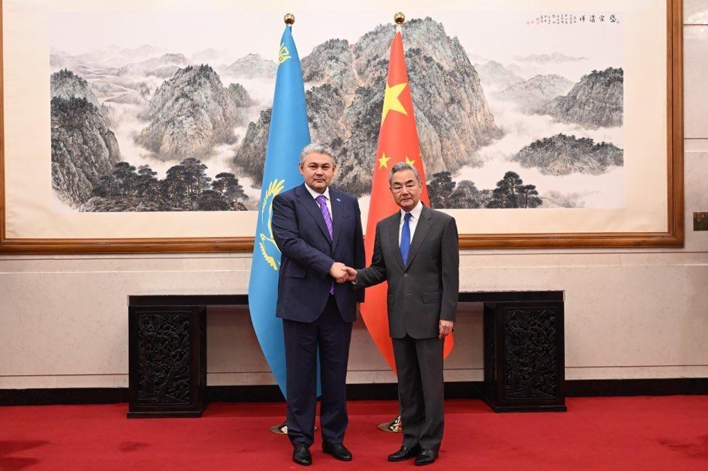哈萨克斯坦外长访华，正式加入中国牵头的组织哈萨克斯坦总统托卡耶夫派遣外长访华，